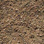 dosage béton au seau avec ciment, sable et gravier