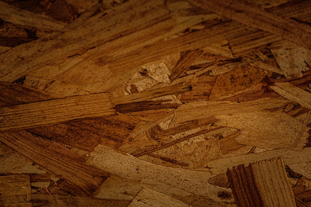 panneaux OSB et aggloméré pour un plancher